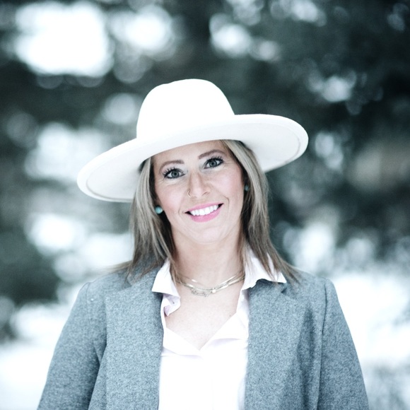 Meet your Posher, Bailey - Picture 1 of 1